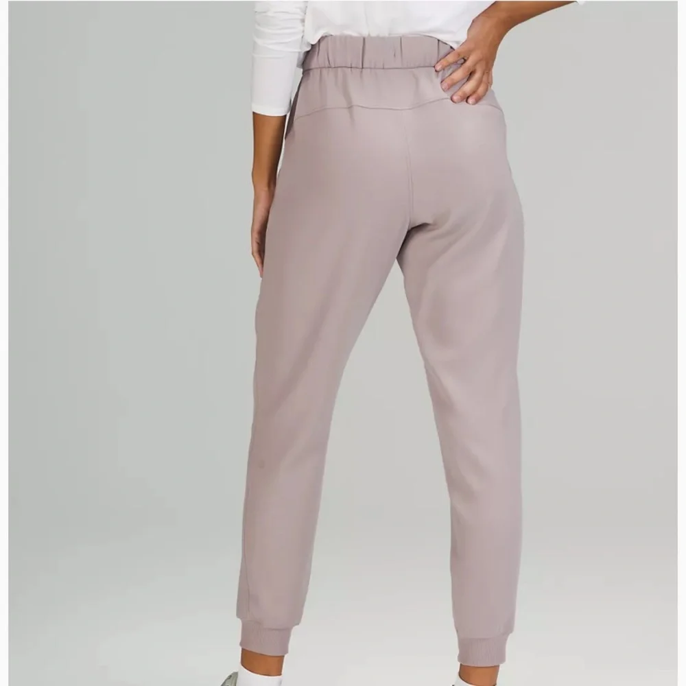 Lululemon On The Fly Jogger 28” * Woven